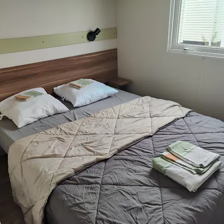 Mobil-home F003 Le Phare אתר קמפינג *