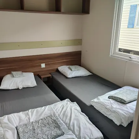Mobil-home F003 Le Phare לה פורטל